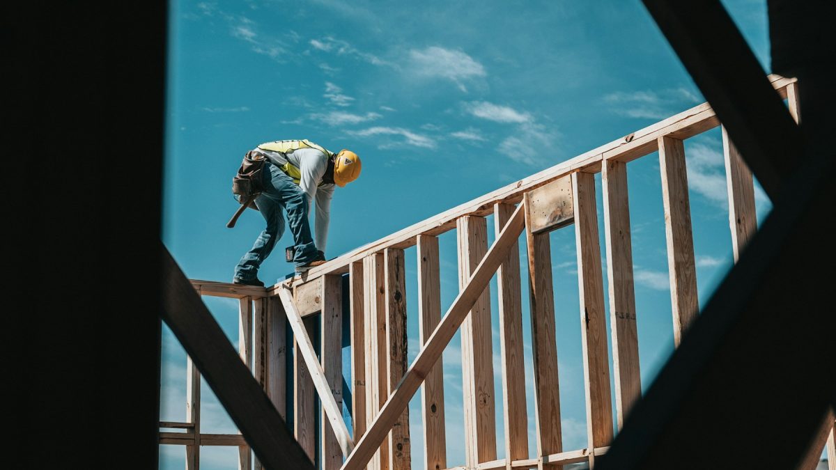 Artisan du bâtiment sur un chantier
