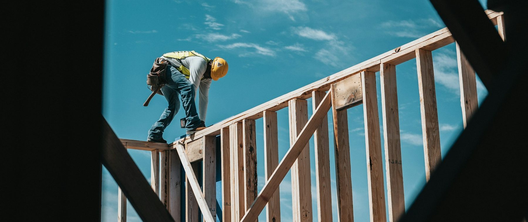 Artisan du bâtiment sur un chantier