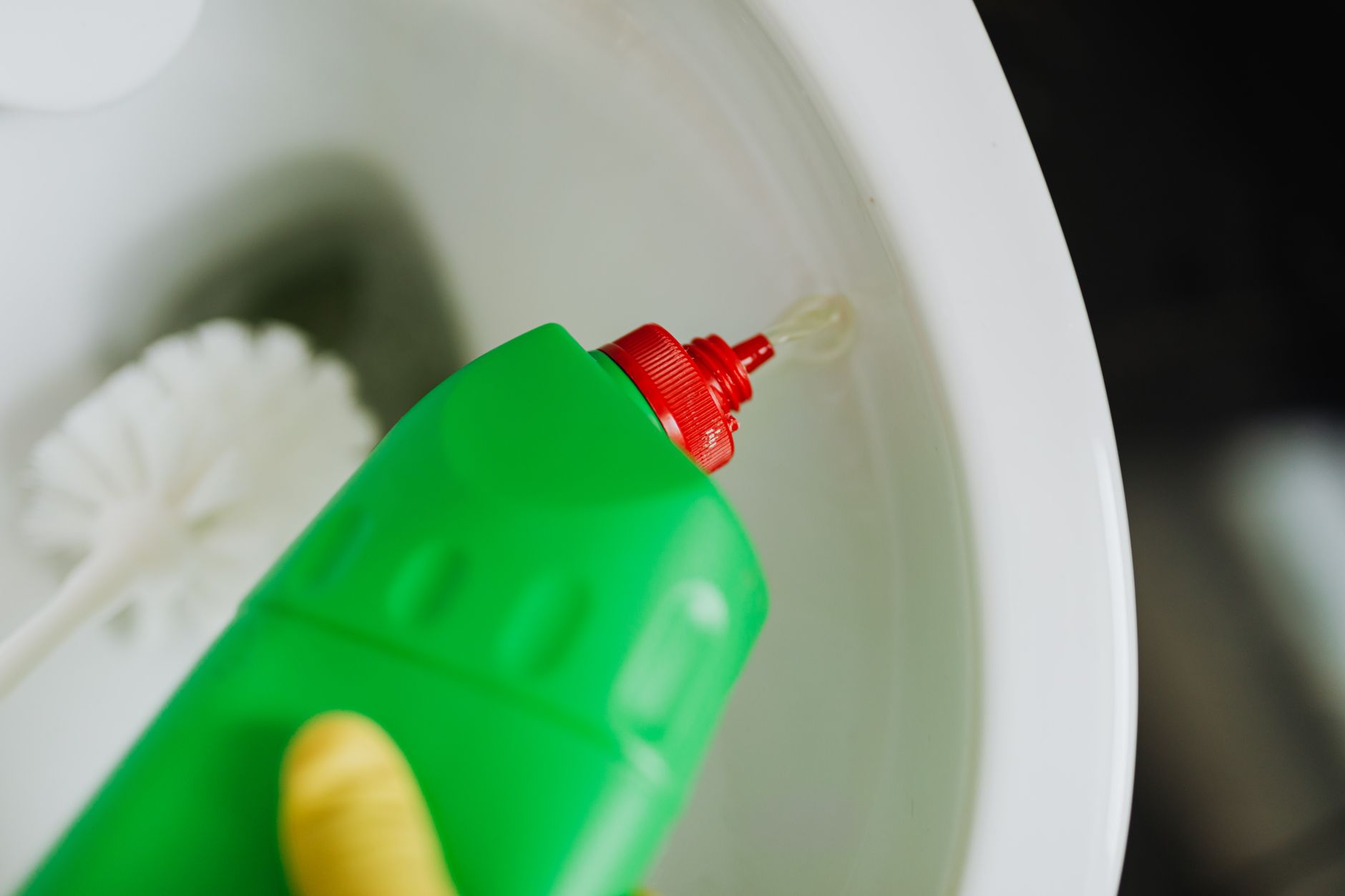 Attention : votre Javel pourrait transformer vos toilettes en véritable foyer de bactéries !