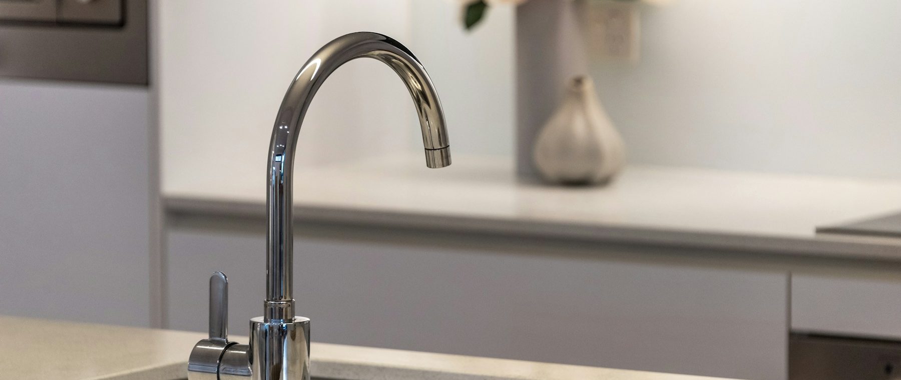 Robinet de cuisine pour l'eau chaude sanitaire