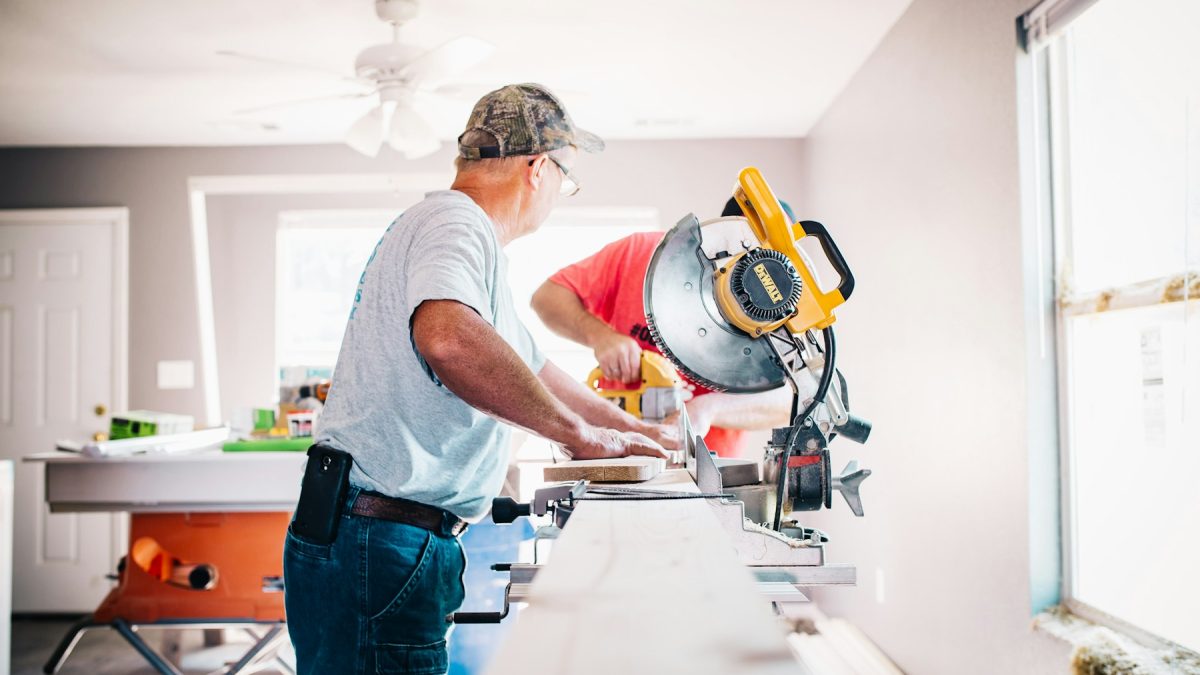 Travaux de rénovation et d'isolation dans une pièce