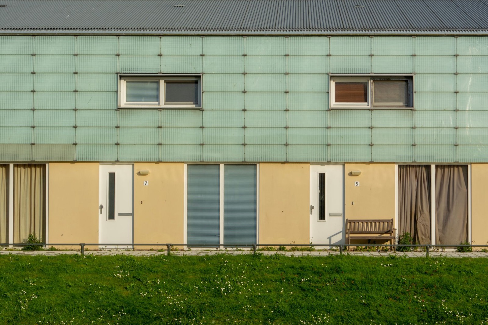 panneaux d'isolation posés sur un mur extérieur de maison